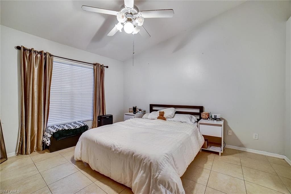 5441 Whitten Dr 108, Naples, FL 34104-15