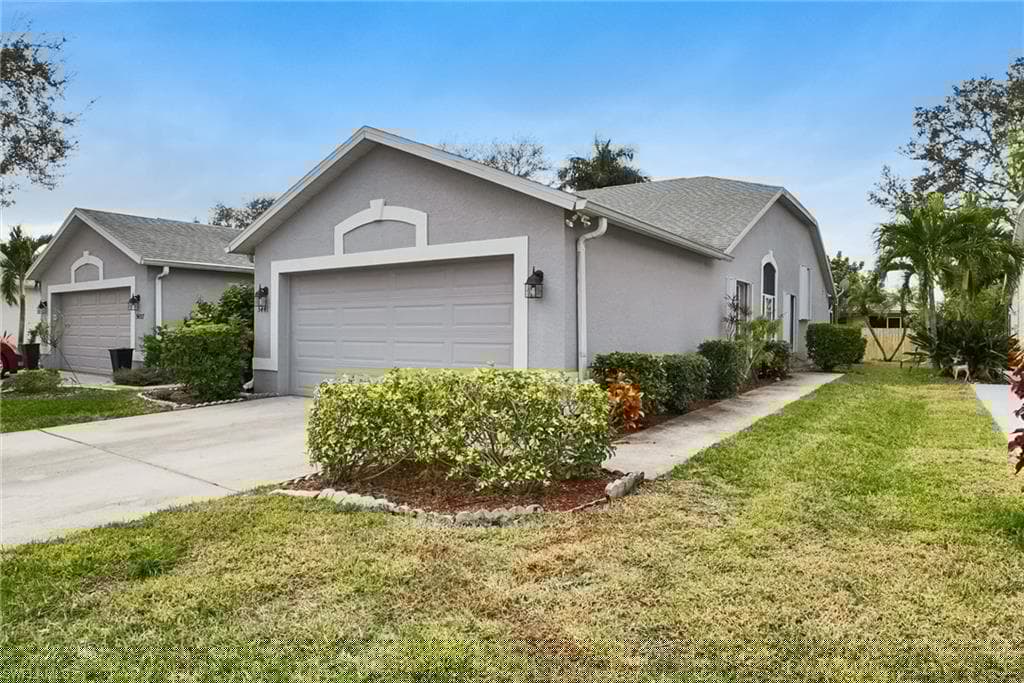 5441 Whitten Dr 108, Naples, FL 34104-17