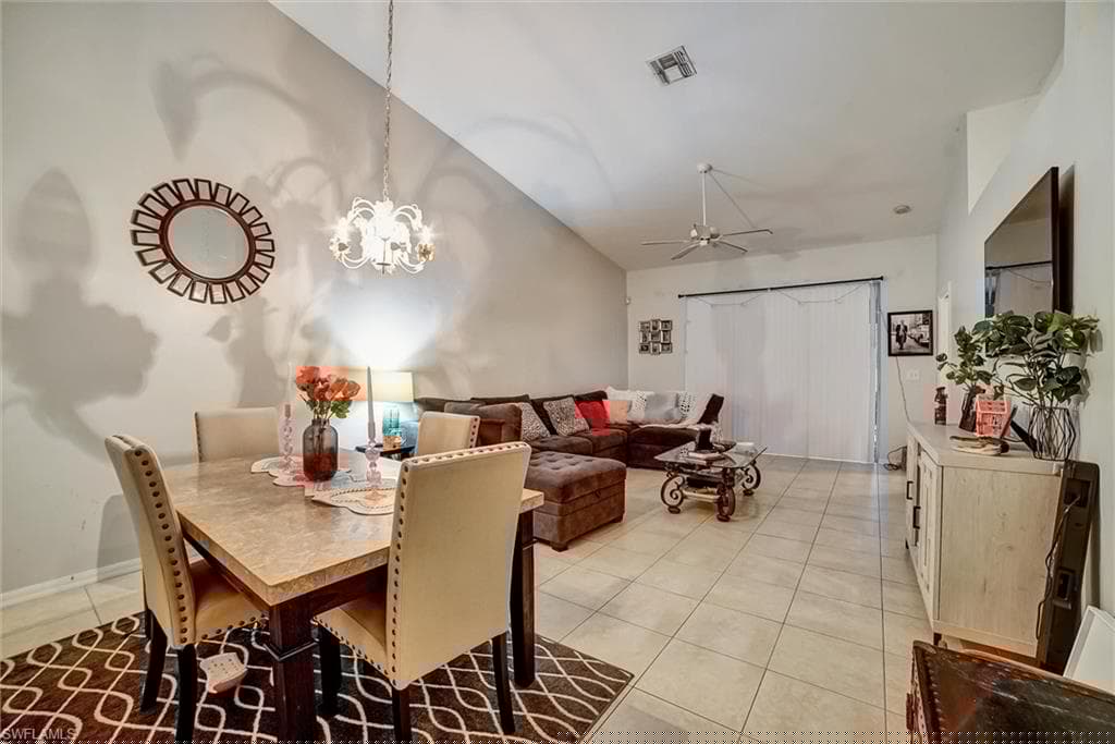 5441 Whitten Dr 108, Naples, FL 34104-1