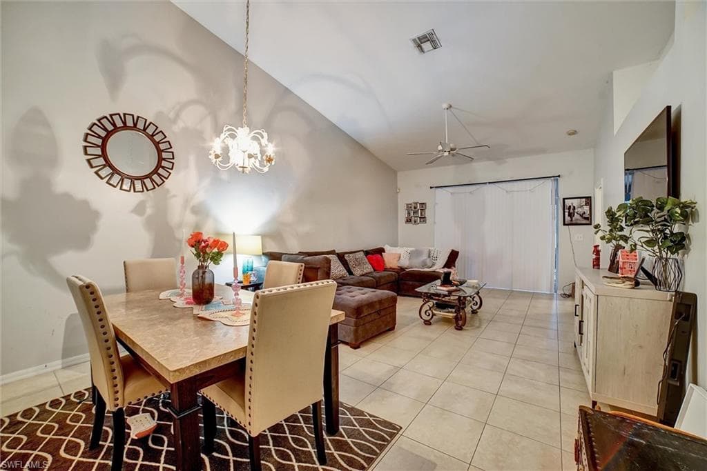 5441 Whitten Dr 108, Naples, FL 34104-2