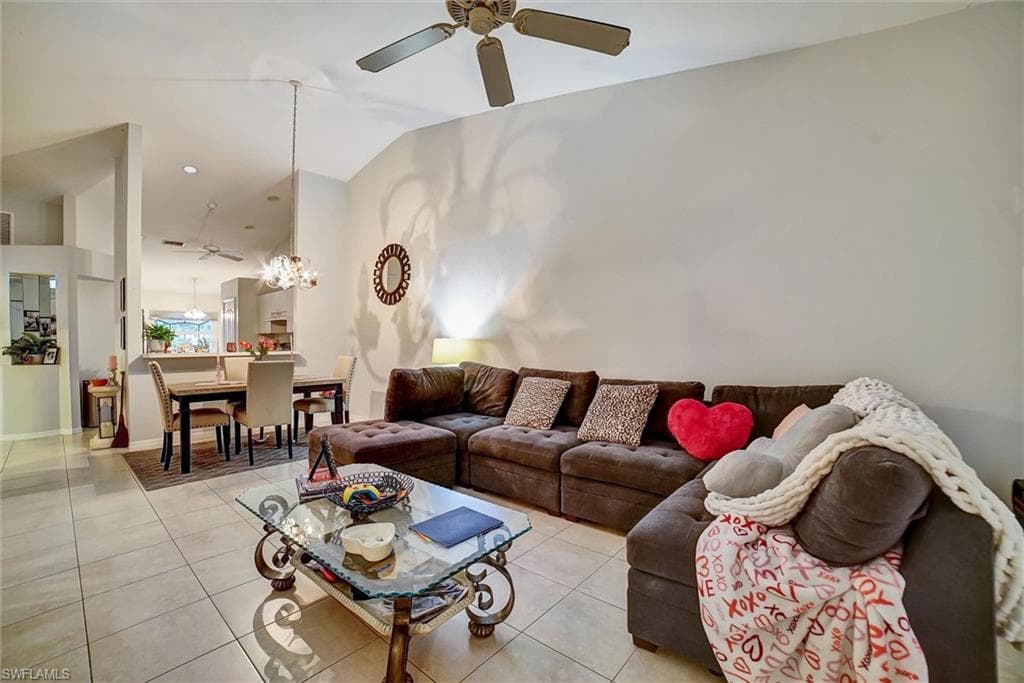 5441 Whitten Dr 108, Naples, FL 34104-5