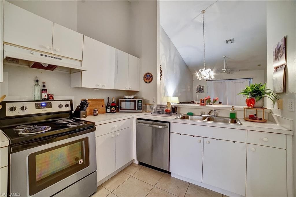 5441 Whitten Dr 108, Naples, FL 34104-8