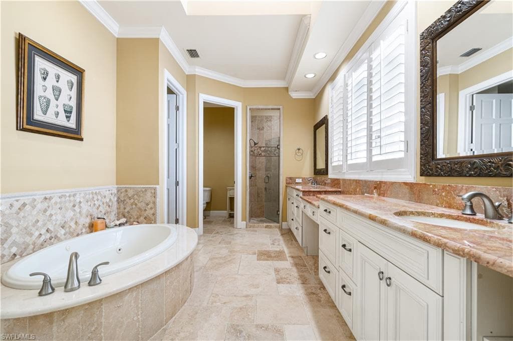 15588 Whitney Ln, Naples, FL 34110-20