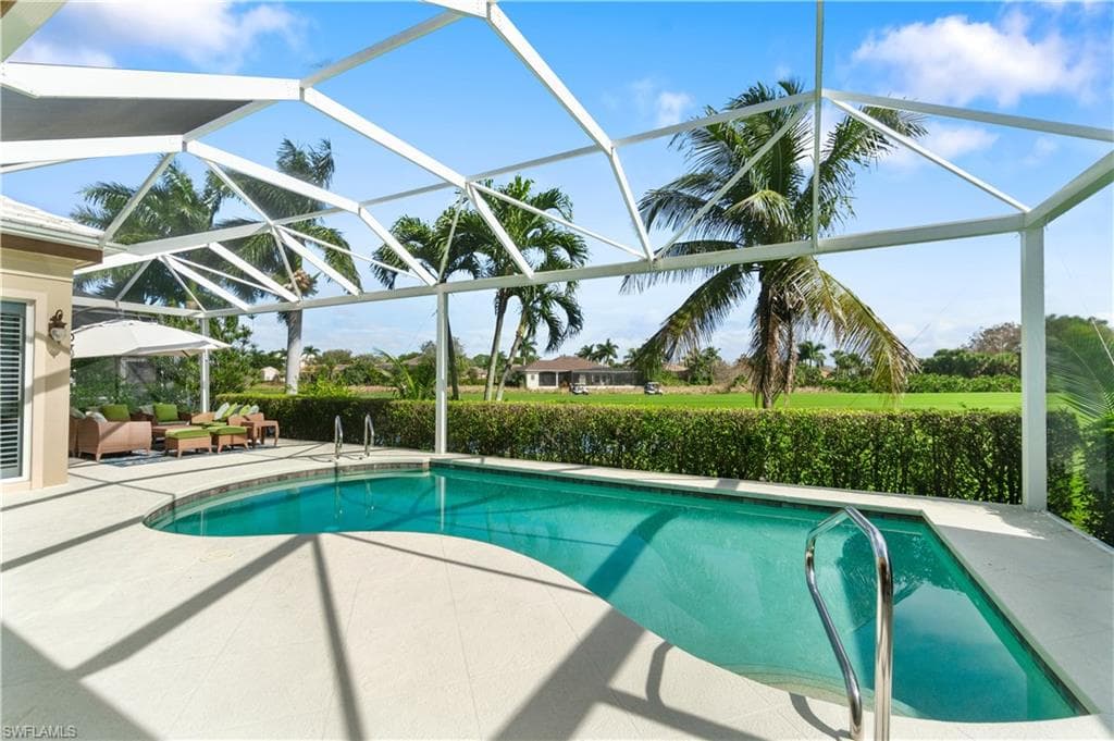 15588 Whitney Ln, Naples, FL 34110-3