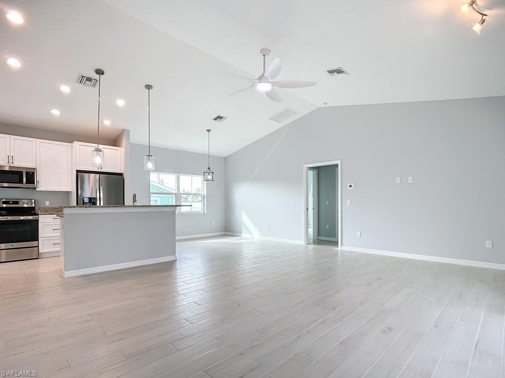 431 Lazy Way, Fort Myers Beach, FL 33931-15
