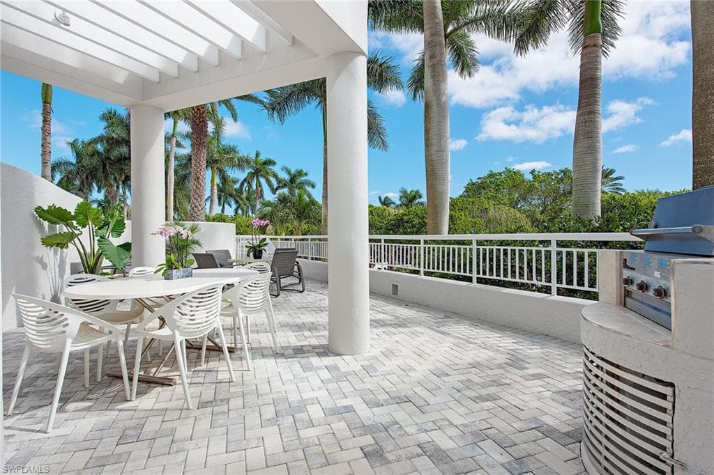 4151 Gulf Shore Blvd N 201, Naples, FL 34103-17