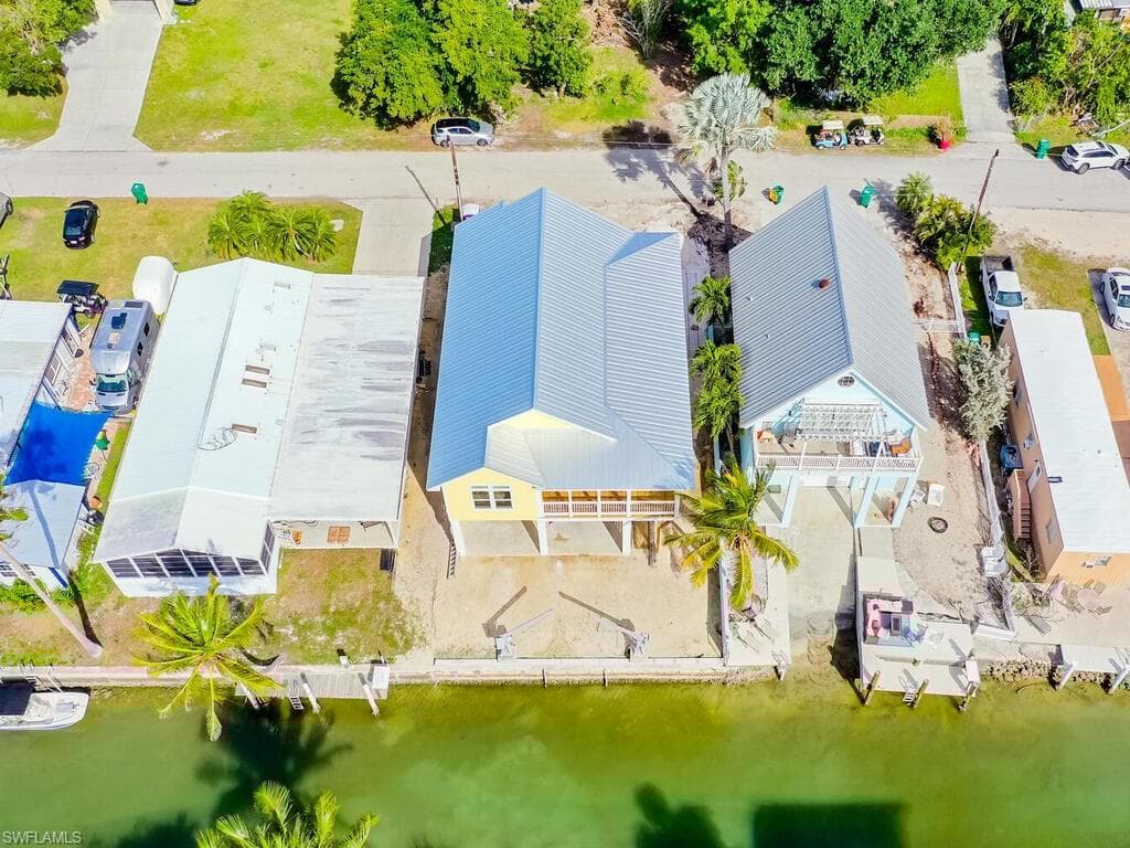 542 Coconut Ave, Goodland, FL 34140-30