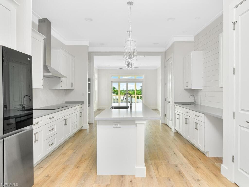 542 Coconut Ave, Goodland, FL 34140-4