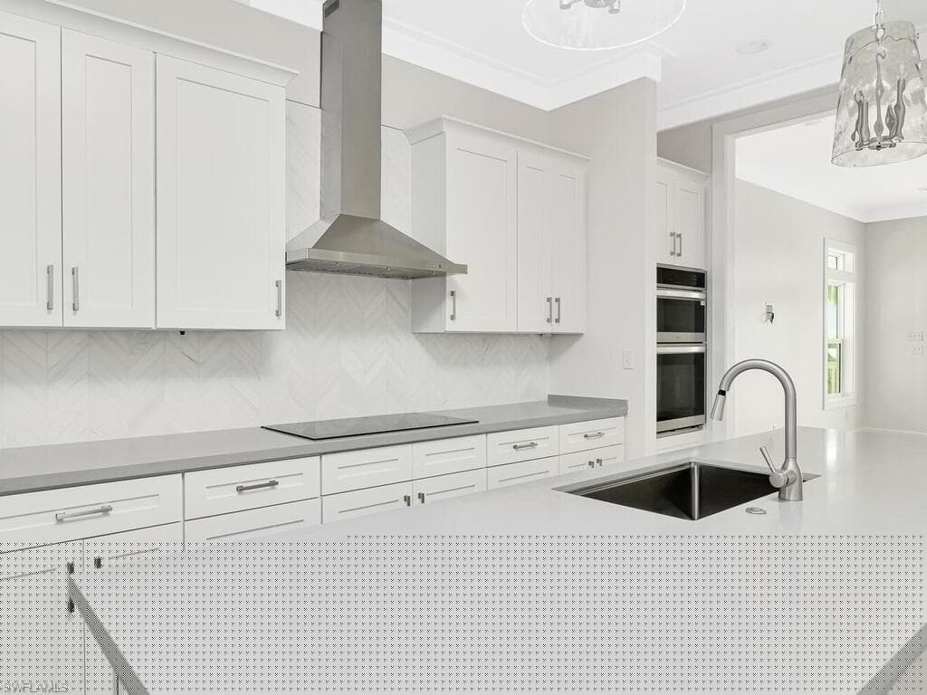 542 Coconut Ave, Goodland, FL 34140-5