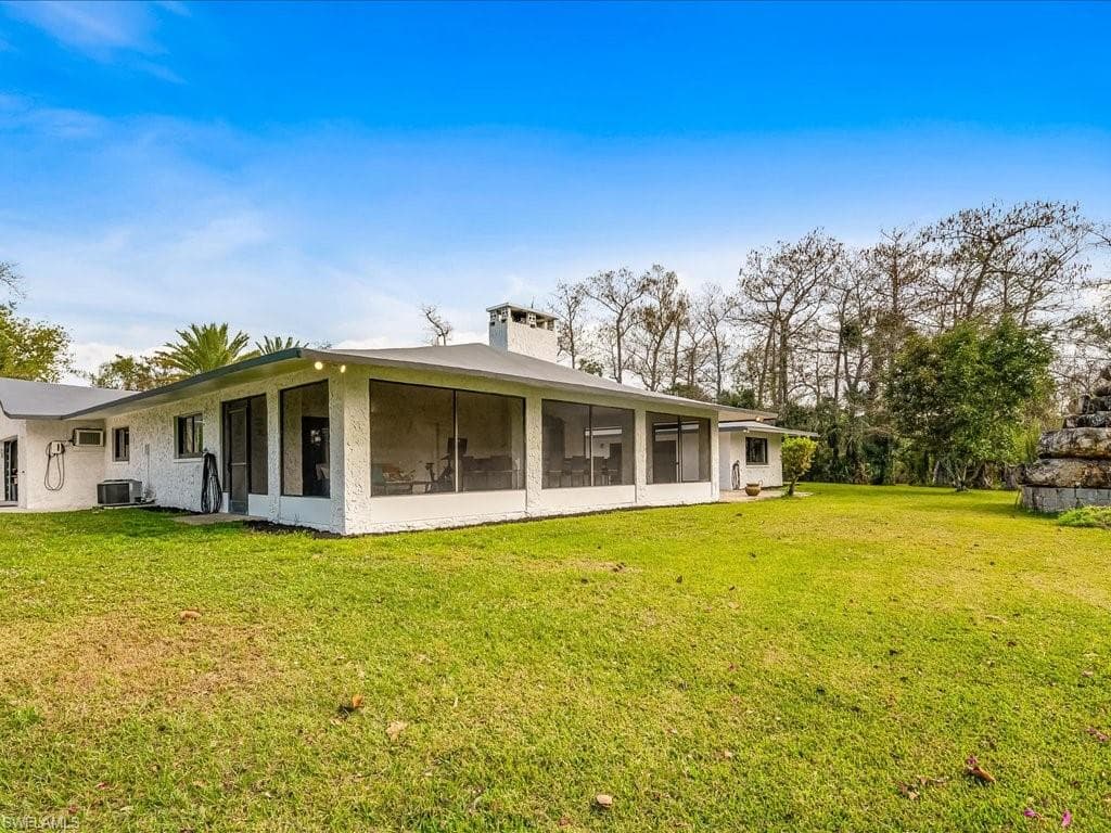 2550 16th Ave NE, Naples, FL 34120-34