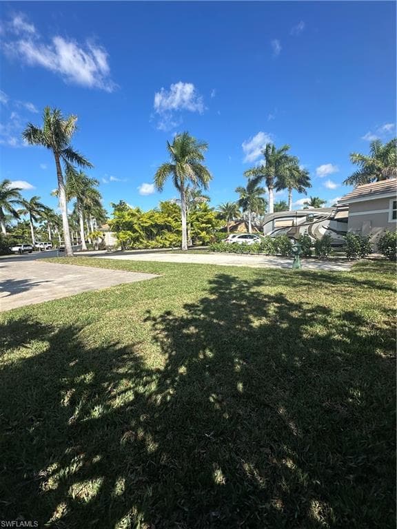 13507 Snook Cir, Naples, FL 34114-16