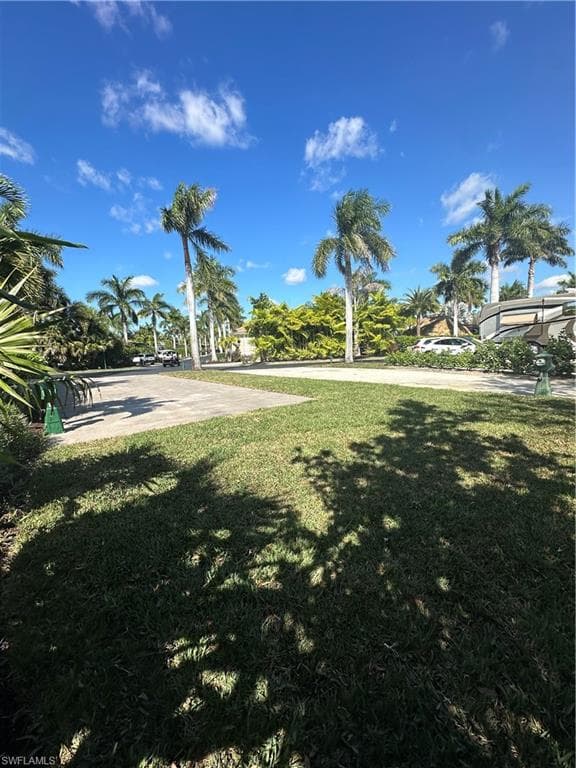 13507 Snook Cir, Naples, FL 34114-7