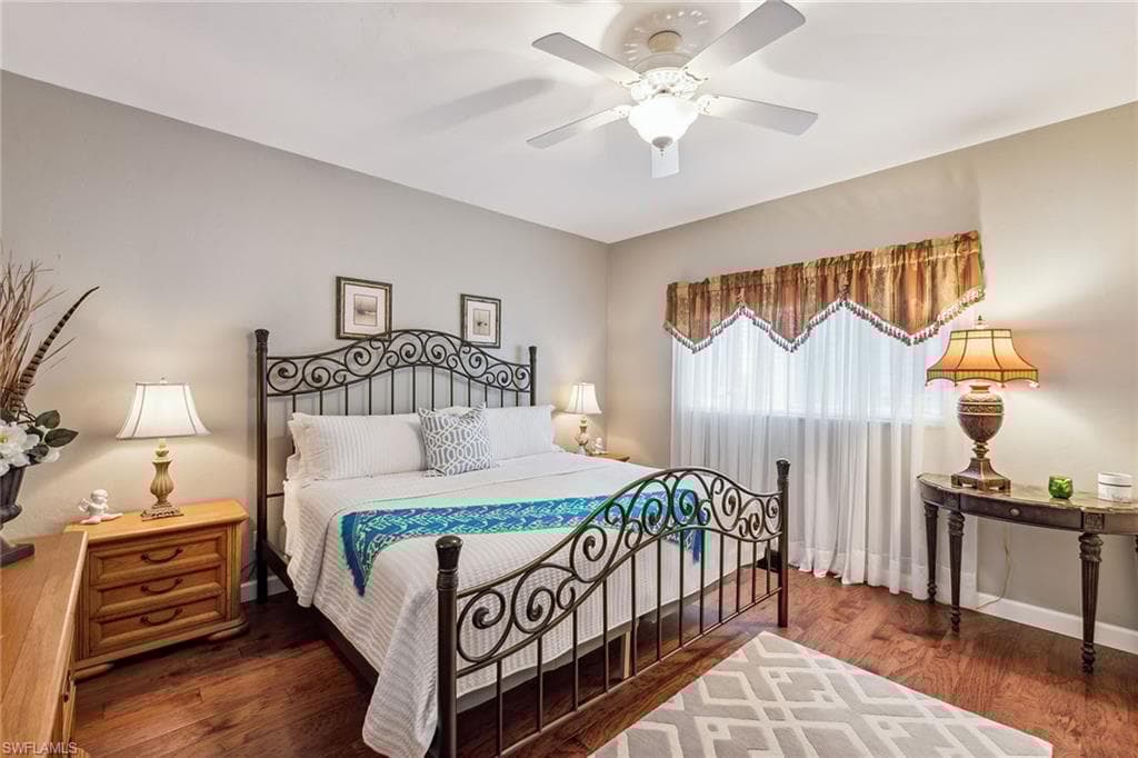 770 Waterford Dr 202, Naples, FL 34113-17