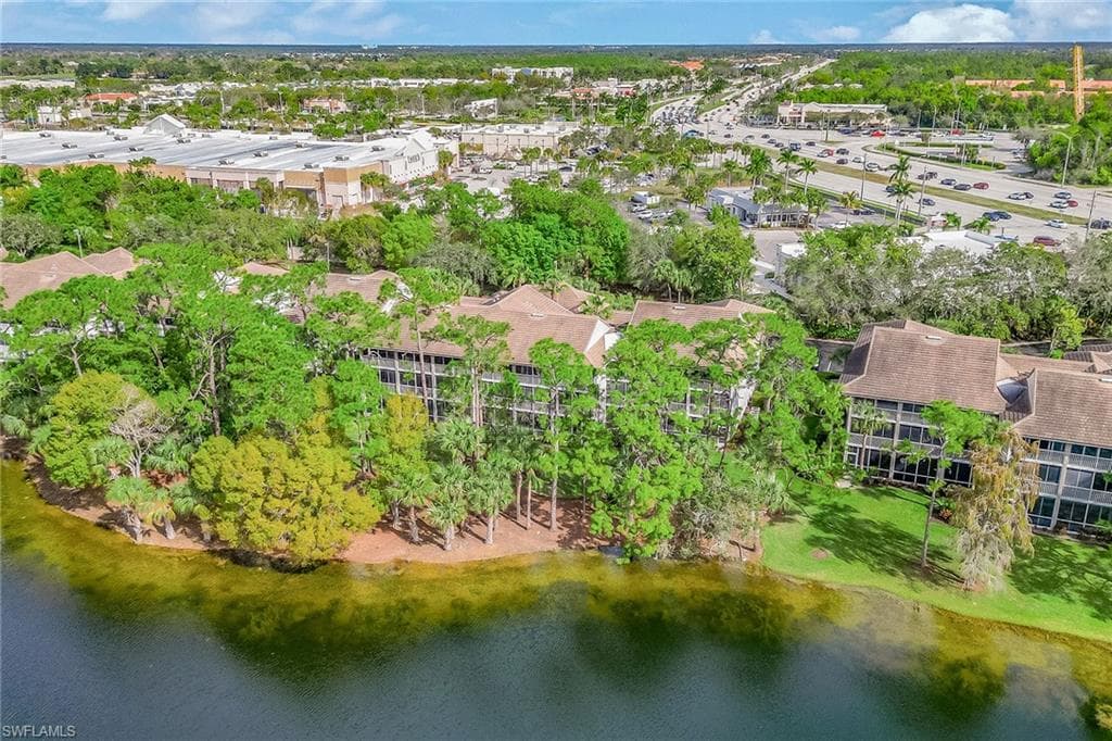 770 Waterford Dr 202, Naples, FL 34113-24