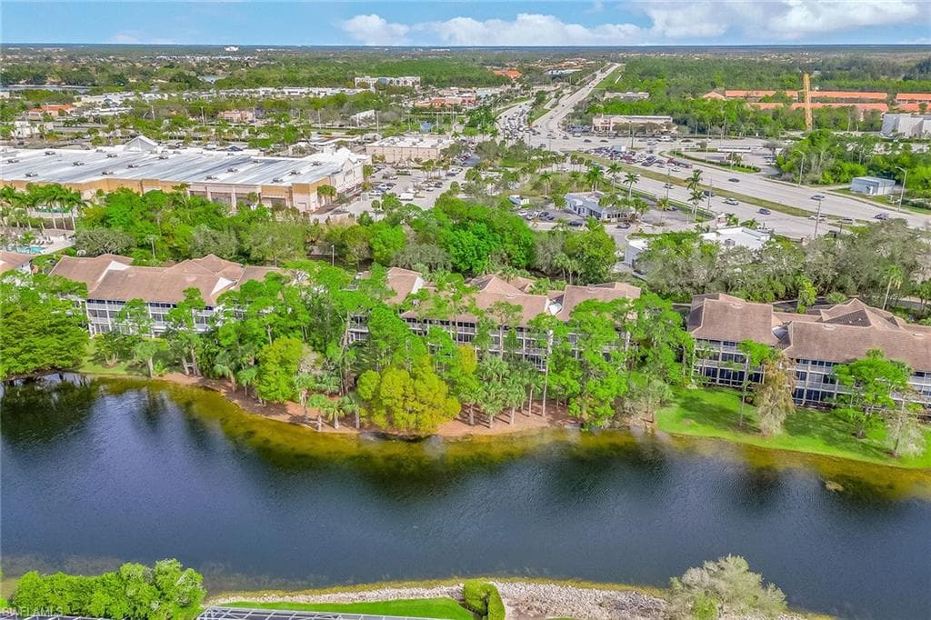 770 Waterford Dr 202, Naples, FL 34113-25