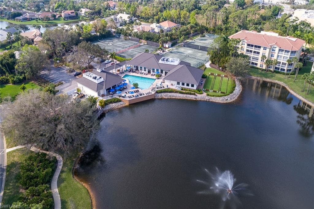 770 Waterford Dr 202, Naples, FL 34113-32