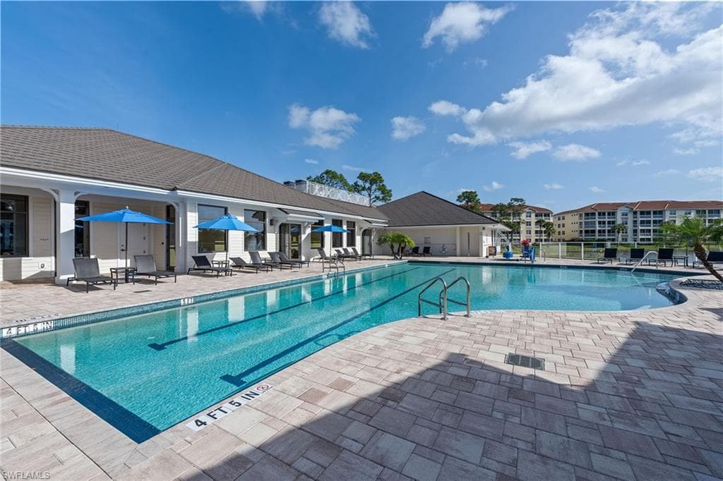 770 Waterford Dr 202, Naples, FL 34113-34