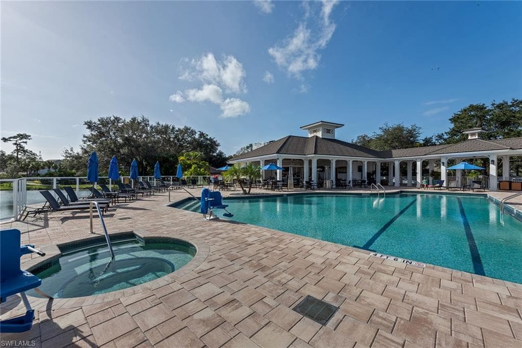 770 Waterford Dr 202, Naples, FL 34113-36