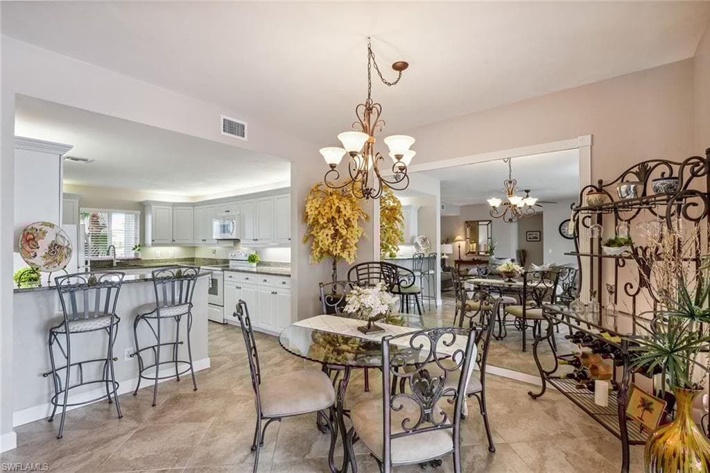770 Waterford Dr 202, Naples, FL 34113-7