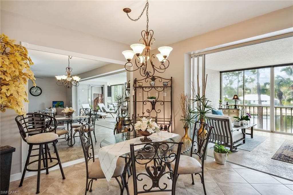770 Waterford Dr 202, Naples, FL 34113-8