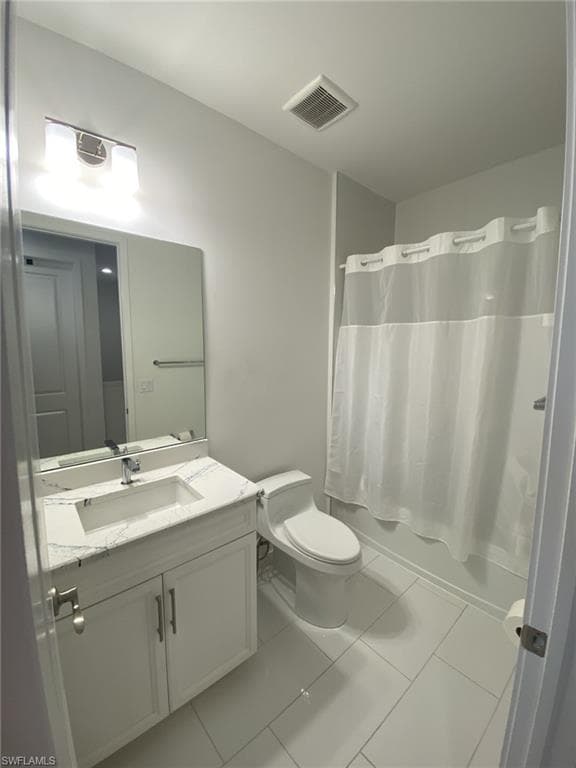 12997 Pembroke Dr, Naples, FL 34105-5