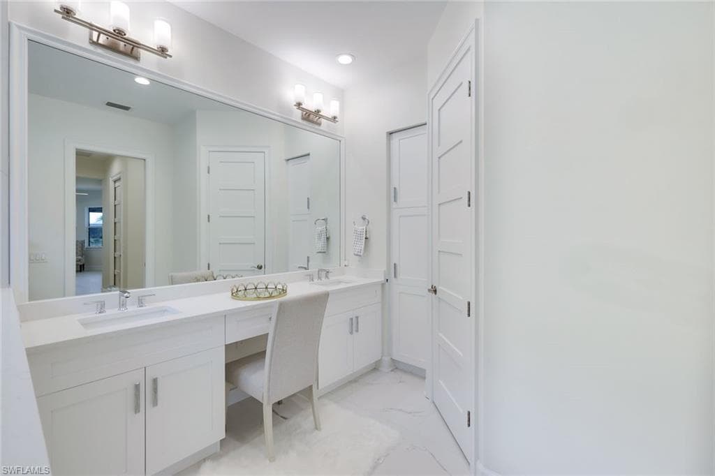 5093 Tortola Ct, Naples, FL 34113-18