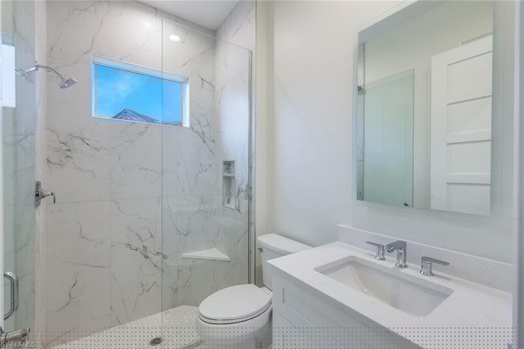 5093 Tortola Ct, Naples, FL 34113-21