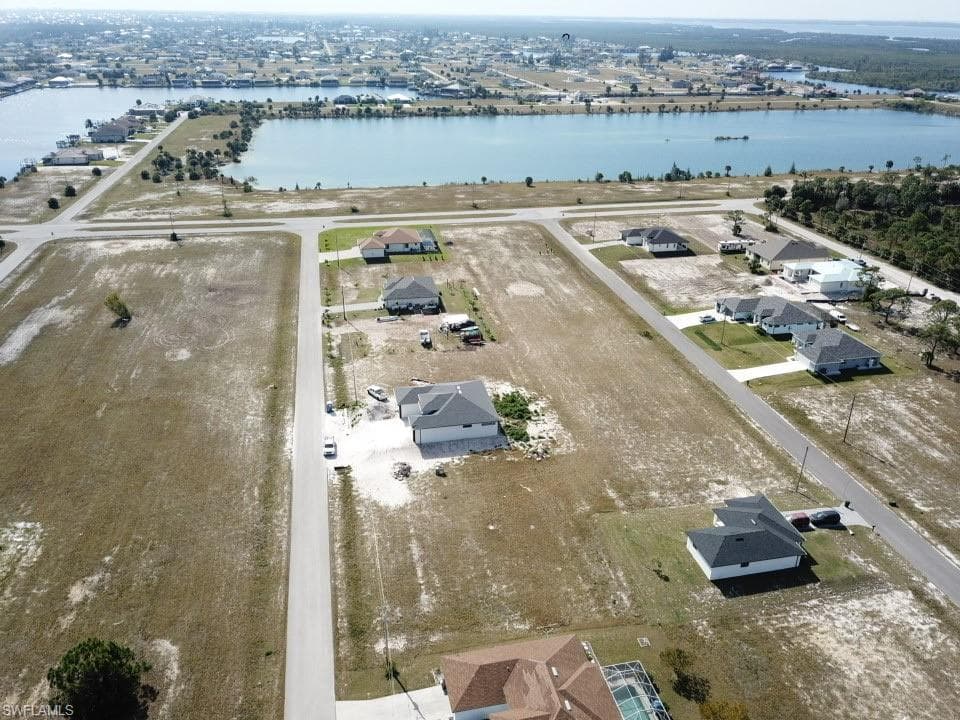 3816 43rd Pl, Cape Coral, FL 33993-1