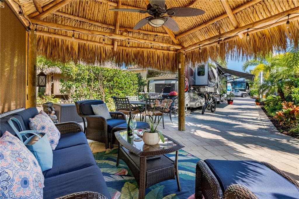 13592 Snook Cir, Naples, FL 34114-11
