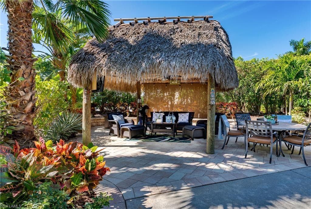 13592 Snook Cir, Naples, FL 34114-2