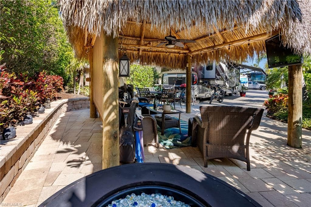 13592 Snook Cir, Naples, FL 34114-3
