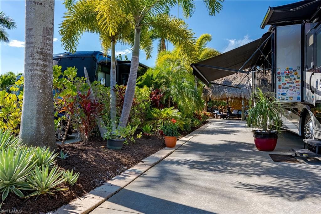 13592 Snook Cir, Naples, FL 34114-6