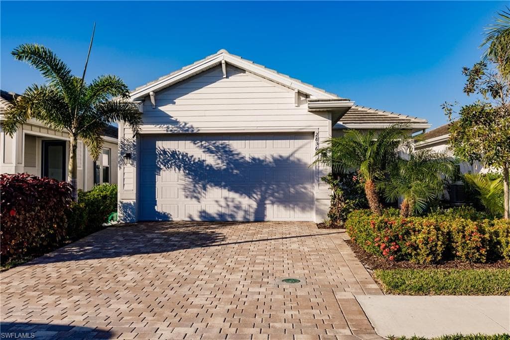 28366 Captiva Shell Loop, Bonita Springs, FL 34135-2