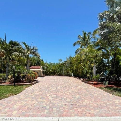 4762 Southern Breeze Dr, Naples, FL 34114-2