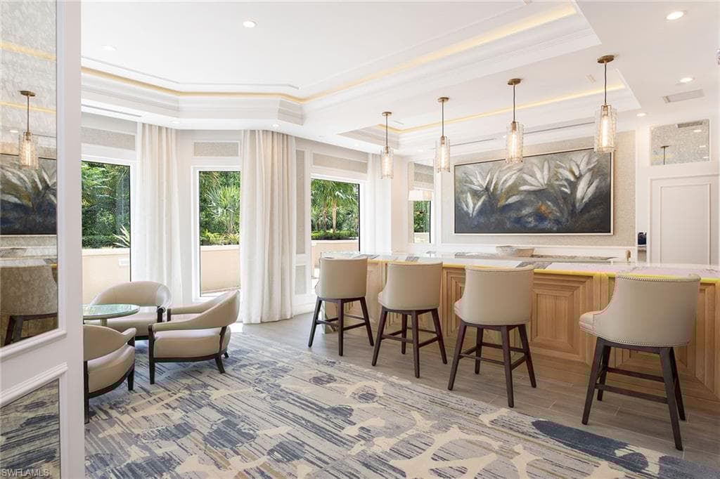 8960 Bay Colony Dr 104, Naples, FL 34108-24