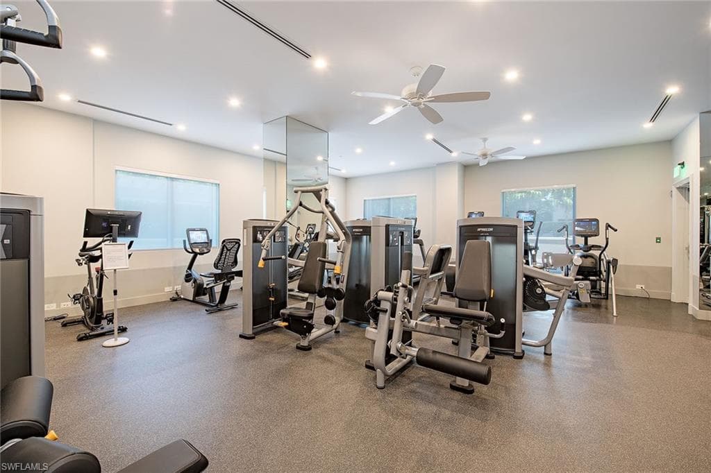 8960 Bay Colony Dr 104, Naples, FL 34108-25