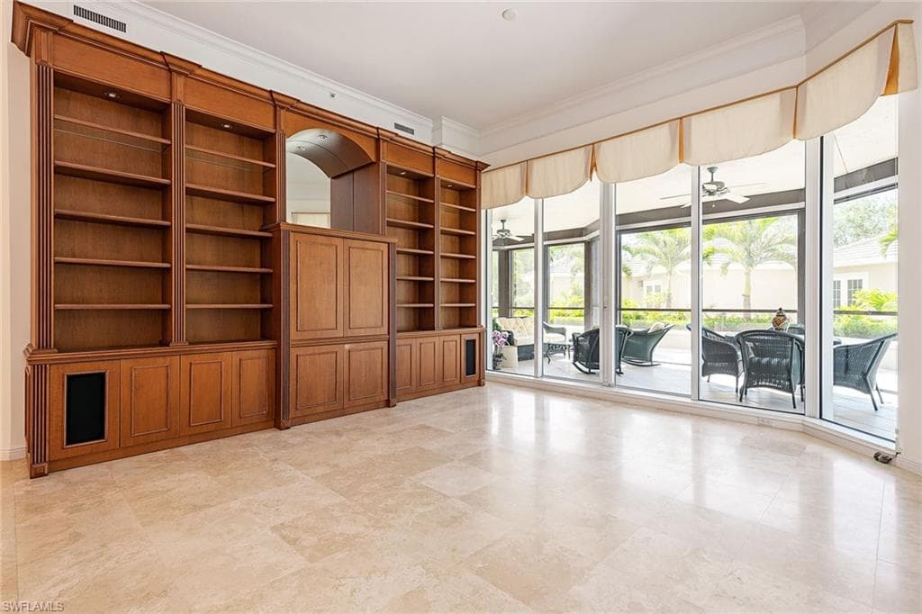 8960 Bay Colony Dr 104, Naples, FL 34108-3