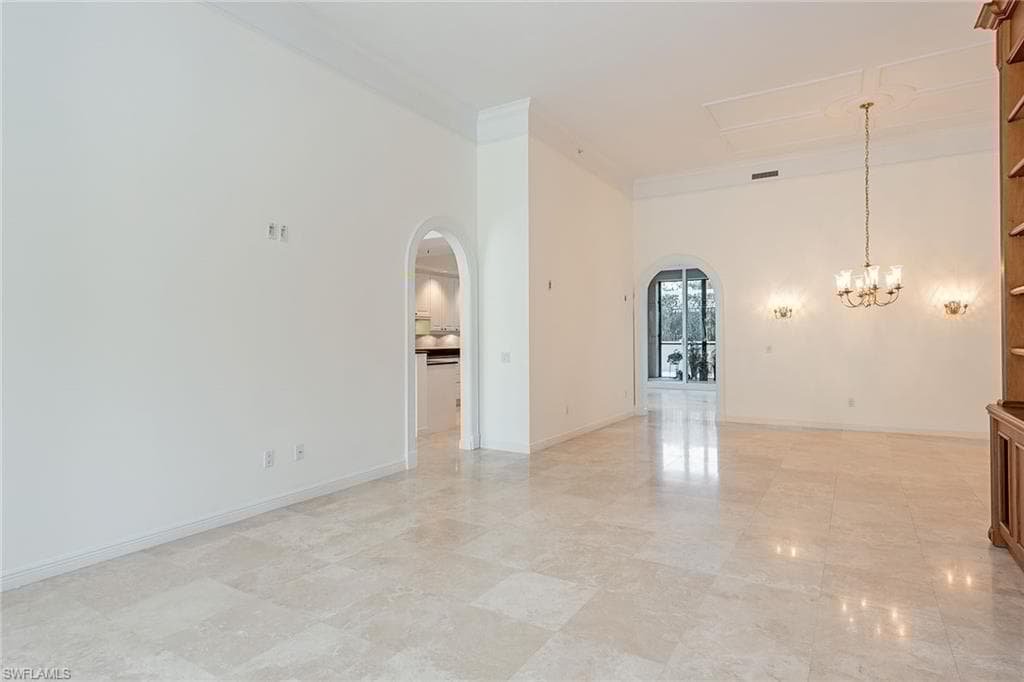 8960 Bay Colony Dr 104, Naples, FL 34108-5