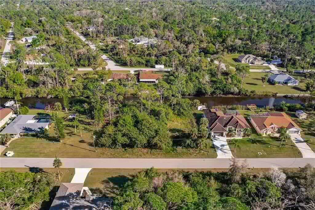100 Cory St, Port Charlotte, FL 33953-1