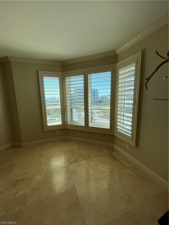 285 Grande Way 701, Naples, FL 34110-9