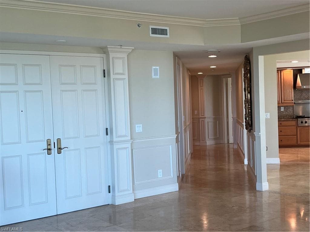 285 Grande Way 701, Naples, FL 34110-13