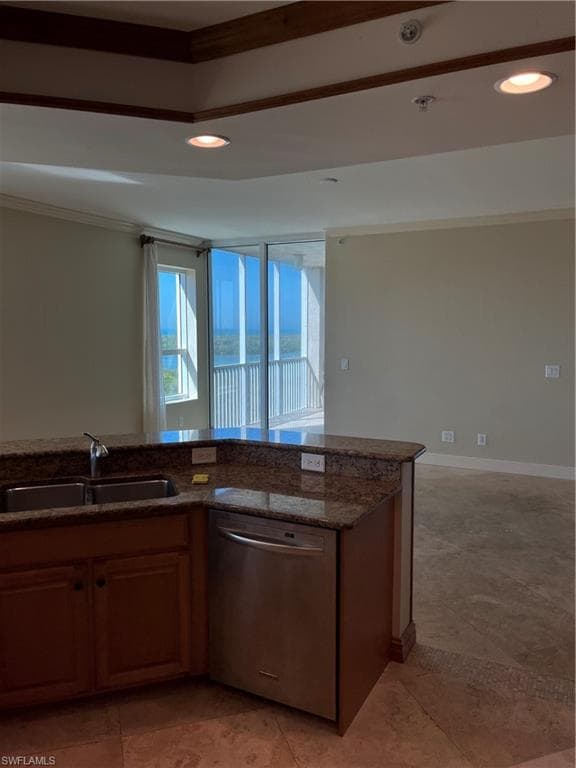 285 Grande Way 701, Naples, FL 34110-16