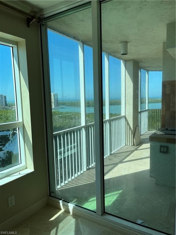 285 Grande Way 701, Naples, FL 34110-18