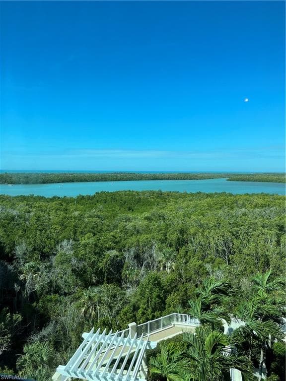 285 Grande Way 701, Naples, FL 34110-19