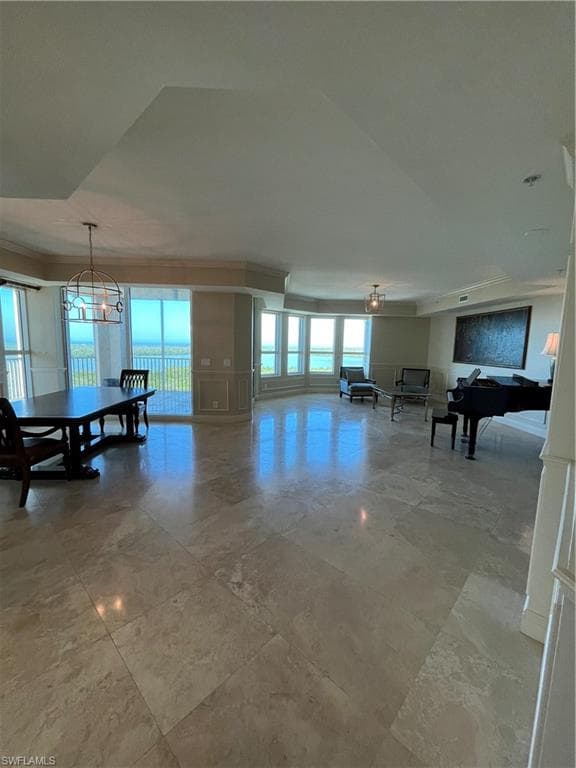 285 Grande Way 701, Naples, FL 34110-2