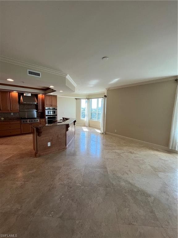 285 Grande Way 701, Naples, FL 34110-5