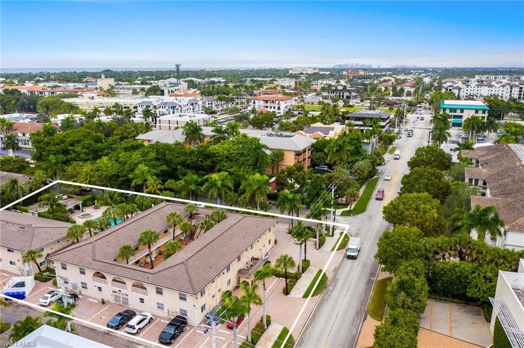 980 7th Ave S 101, Naples, FL 34102-18