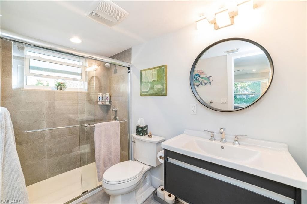 980 7th Ave S 101, Naples, FL 34102-22