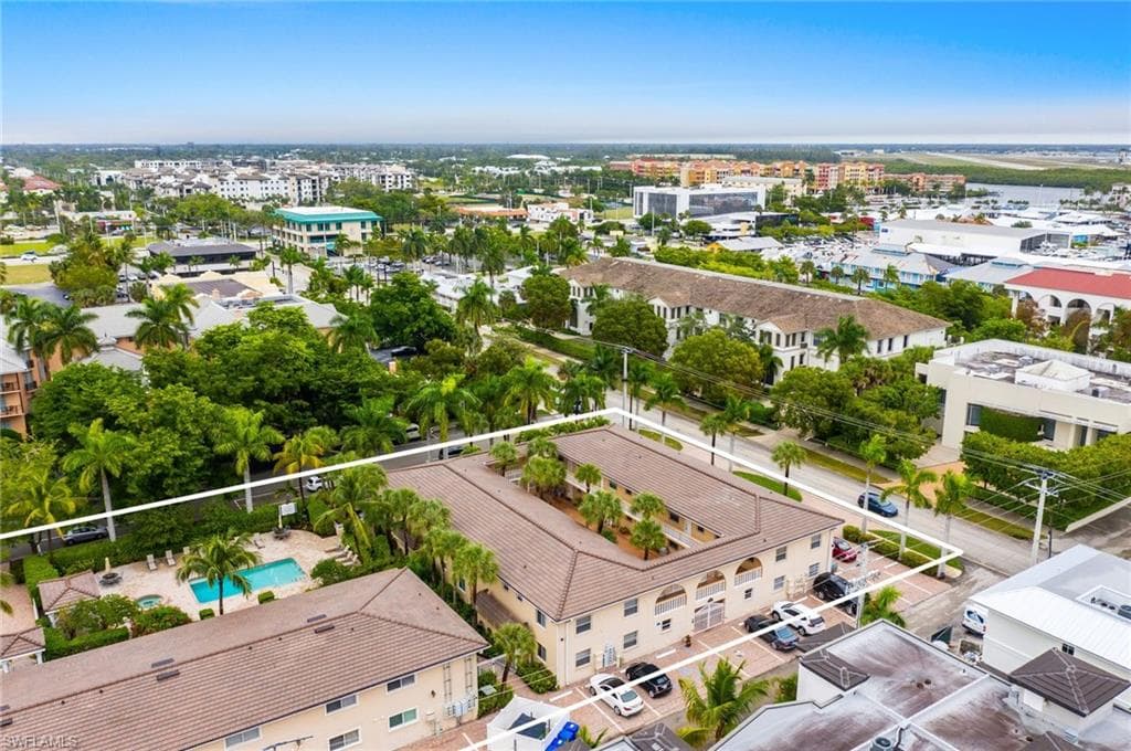 980 7th Ave S 101, Naples, FL 34102-23