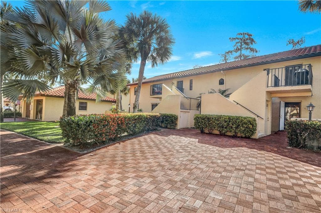 191 Albi Rd 4, Naples, FL 34112-18